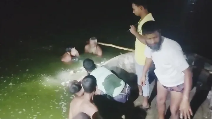 ক্ষেতলালে পুকুর থেকে এক ব্যক্তির লাশ উদ্ধার